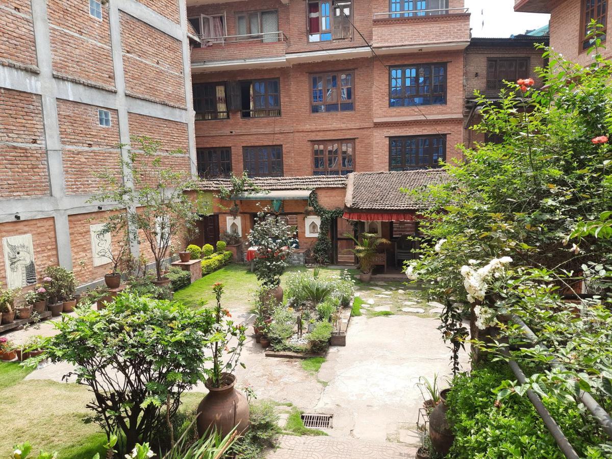 Pradhan House - Home Stay With Garden Bhatgoan 외부 사진