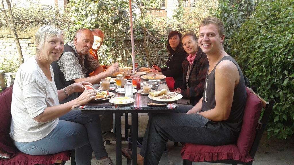 Pradhan House - Home Stay With Garden Bhatgoan 외부 사진
